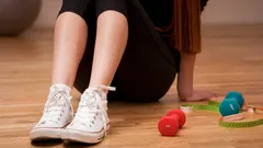 Camminare sui glutei vs. mal di schiena: benefici, tecnica ed errori comuni