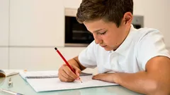 Colazione per una memoria migliore a scuola: cosa dare al bambino per aiutarlo a rimanere concentrato fino alle dieci