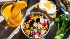 5 alimenti che sembrano sani, ma aumentano silenziosamente l'appetito e la stanchezza