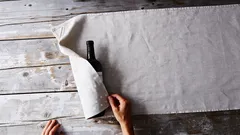 Come raffreddare rapidamente le bevande in frigorifero: il trucco dell'asciugamano bagnato che funziona davvero